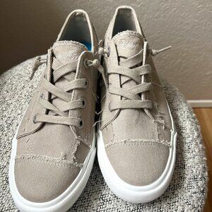 NEW Blowfish Malibu Slip On Distressed Khaki Sneakers - Summer! Size 10